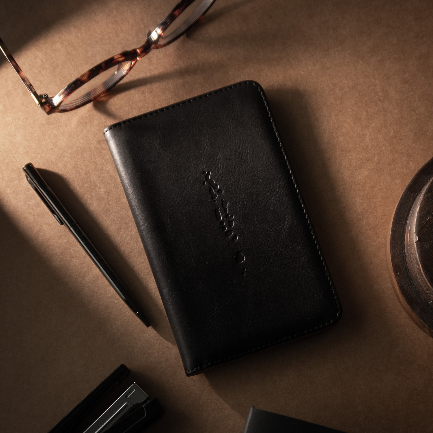 Maldives Map Travel Wallet (Black/Brown)